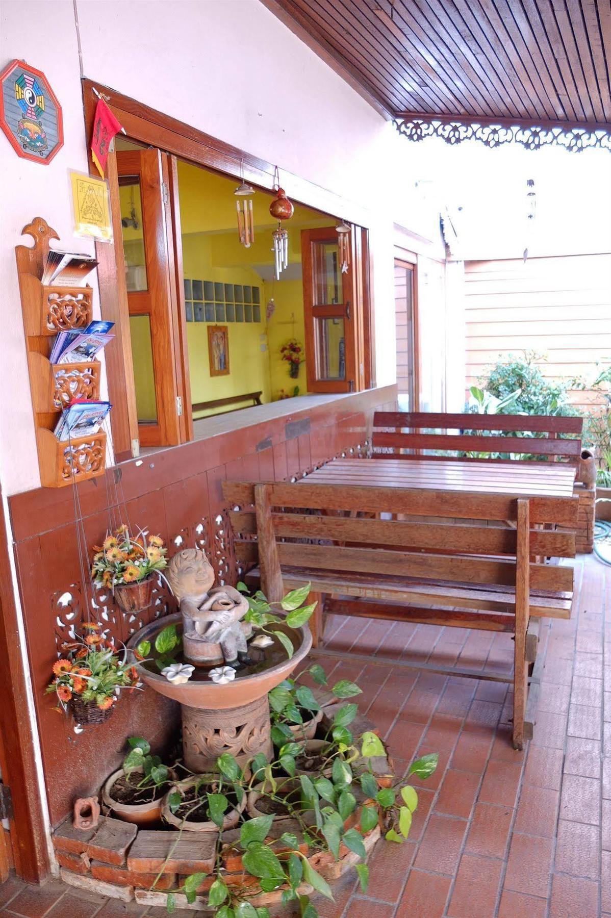 Hotel Bow Chiangmai House Chiang Mai Exterior foto