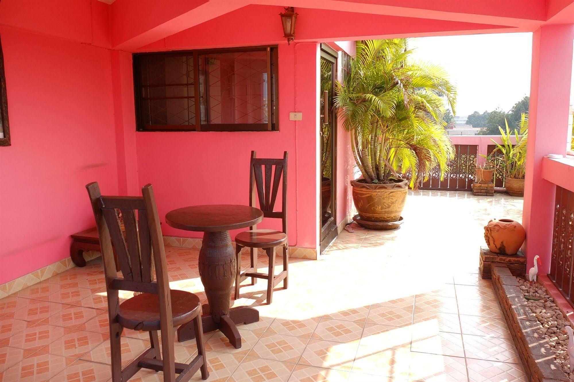 Hotel Bow Chiangmai House Chiang Mai Exterior foto